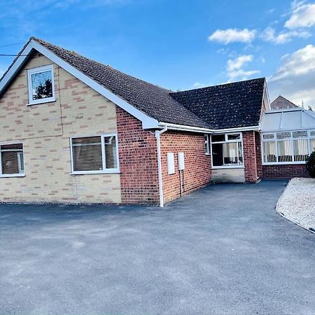 5-Bedroom Cottage In Healing, Grimsby Exteriör bild