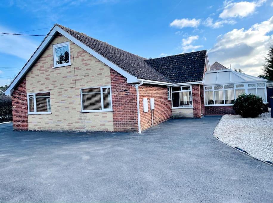 5-Bedroom Cottage In Healing, Grimsby Exteriör bild